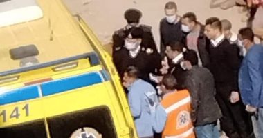 إصابة رجل إطفاء وشخصين باختناقات نتيجة حريق فى بورسعيد.. صور