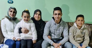 "أحمد" طالب ثانوى يحصل على المركز الأول بالجمهورية فى مجال الروبوتات بمسابقة إنتل أيسف.. ويؤكد: عشقت الإلكترونيات واخترعت "ذراع آلى" يعمل بالذكاء الاصطناعى.. ومشروعى يمكن تطويره بوضعه على روبين متنقل.. صور