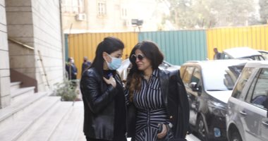 بدء عزاء ابنة جومانا مراد فى الزمالك ووفاء عامر ودرة أول الحضور