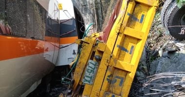خروج قطار عن القضبان فى تايوان وارتطام بعض عرباته بجدار نفق.. فيديو
