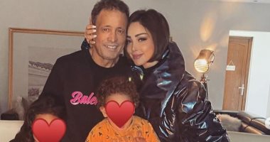 بسمة بوسيل تنعى والدها: راح القلب اللى كان بيصبرنى على قسوة الدنيا