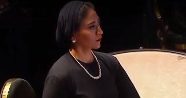 "سيدة الأوركسترا".. رضوى البحيرى تخطف القلوب بحفل المومياوات بأداء مبهر وكاريزما عالية