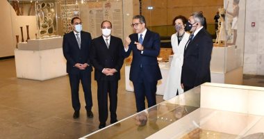الرئيس السيسي يستمع لشرح تفصيلى عن المتحف القومى للحضارة من وزير الآثار