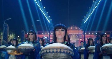 ميرال ماهيليان.. تعرف على الفتاة التى قادت موكب المومياوات الملكية × 15 صورة