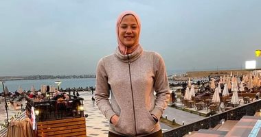 مطبخ الكابتن.. سارة مكاوى لاعبة اليد تقدم طريقة عمل كيكة الباستا فلورا 