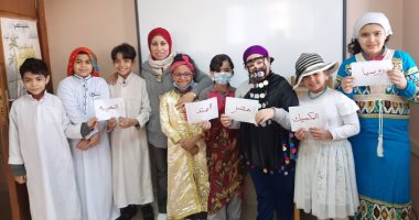 حصة مش حفل تنكرى.. معلمة لغة عربية تشرح للطلاب ثقافات الشعوب بطريقة مبتكرة