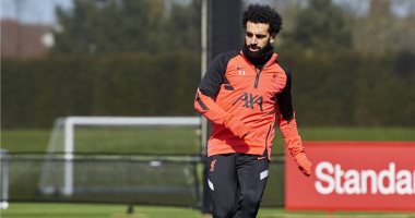 التركيز والجدية شعار محمد صلاح فى تدريبات ليفربول قبل مواجهة الريال..صور