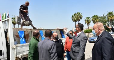 محافظ الدقهلية يتفقد الذريعة السمكية من البلطى تمهيدا لإلقاها بفرع النيل.. صور