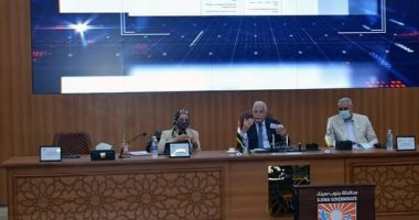 محافظ جنوب سيناء: 2021 عام تطوير دهب "تطوير المسرح المكشوف وافتتاح طرق"  
