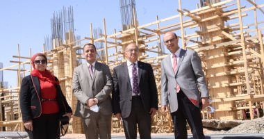 رئيس جامعة أسيوط يؤكد على دور الاهتمام الرئاسى فى دفع مشروع الجامعة الأهلية