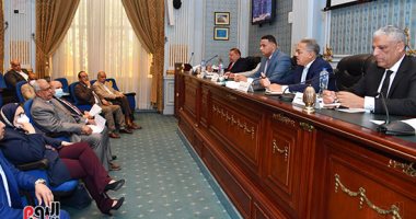 محافظ الدقهلية للنواب: تلقينا 160 ألف طلب تصالح فى مخالفات البناء بالمحافظة
