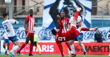 كوكا يحرز هدفا عالميا ويقود أولمبياكوس لتعادل مثير في كأس اليونان.. فيديو