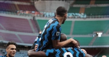 انتر ميلان يتقدم بهدف لوكاكو في الشوط الأول ضد ساسولو بالدوري الإيطالي