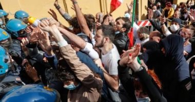 فوضى فى إيطاليا واشتباكات مع الشرطة بسبب احتجاجات ضد قيود كورونا