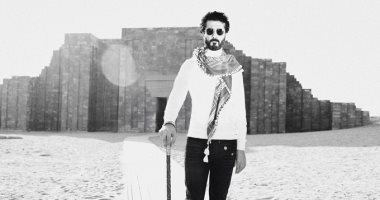 خالد النبوى فى صورة أمام مزار فرعونى: "كل اللى عملوا ده والتاريخ طفل بيحبى"