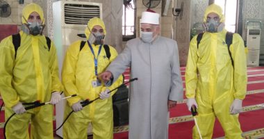 "أوقاف الإسكندرية" تعقم مسجد أبو العباس استعدادا لشهر رمضان.. صور