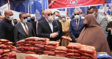 محافظ الأقصر يفتتح معرض أهلا رمضان بميدان أبو الحجاج الأقصرى.. صور