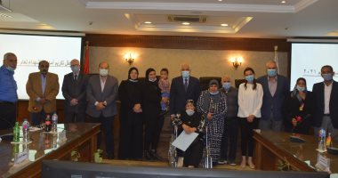 محافظ الجيزة يكرم أمهات الشهداء ويوجه بإنشاء قسم للتواصل معهم وحل مشاكلهم