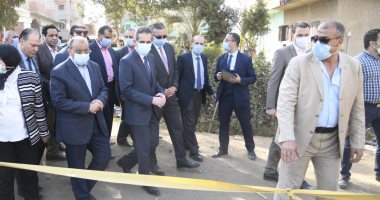 وزير التنمية المحلية يتفقد مشروعات ضمن "حياة كريمة" فى زفتى.. صور