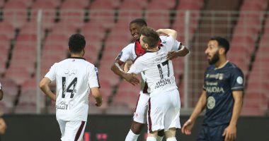 الأهلي يسقط للمرة السادسة على التوالي في الدوري السعودي بخسارة أمام الرائد
