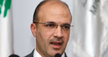 وزير صحة لبنان يطالب برفع السرية عن الحسابات البنكية لدعم الأدوية المستوردة