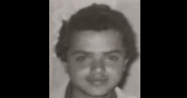 محمد هنيدى ساخرا من صورة له بـ"شعر منكوش" فى مراهقته: وسامة ستجعلك تتوقف