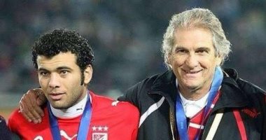 القناص عماد متعب يحتفل بعيد ميلاد مانويل جوزيه بصورة من الذكريات