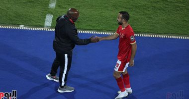فيديو.. خروج بيكهام و أفشة من تشكيلة الأهلي أمام الزمالك فى الدقيقة 81