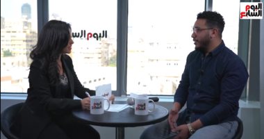 المرنم مينا عاطف يتحدث عن رحلته مع الإنشاد والتواشيح الإسلامية.. فيديو