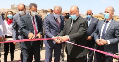 محافظ القاهرة يفتتح معرض للمنتجات بالسيدة زينب.. صور