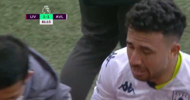 ليفربول ضد أستون فيلا.. تريزيجيه يخرج باكيًا بعد إصابته فى الدقيقة 82