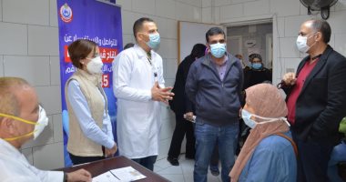 نائب محافظ الإسكندرية توجه الشكر للأطقم الطبية بمراكز تلقي لقاح كورونا