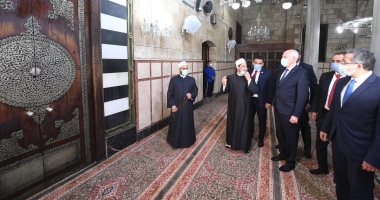 الرئيس التونسى يزور الحسين وشارع المعز والمواطنون يلتقطون "سيلفى" معه