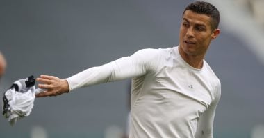 كريستيانو رونالدو يدرس تخفيض راتبه من أجل العودة لـ مانشستر يونايتد
