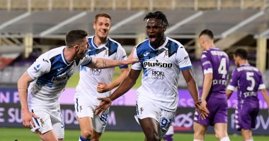 أتالانتا يستعيد المركز الرابع في الدوري الإيطالي بفوز مثير على فيورنتينا