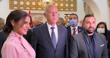درة وزوجها ولطيفة وعلى معلول مع الرئيس قيس سعيد بالسفارة التونسية بالقاهرة.. صور
