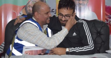 توقيع كتب لـ أحمد يونس بطريقة برايل مجانا للمكفوفين أبرز فعاليات زايد للكتاب