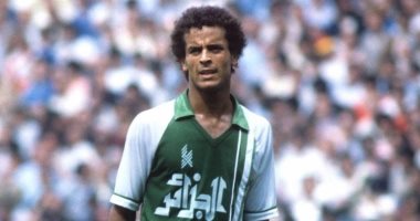 أساطير الكرة العربية.. لخضر بلومى أسطورة تهافت عليها ريال مدريد وبرشلونة