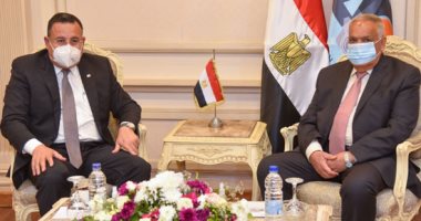 بحث وتبادل الخبرات الفنية فى تصنيع محطات تحلية المياه بين العربية للتصنيع وجامعة الإسكندرية 