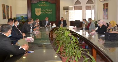 رئيس جامعة الإسكندرية يبحث دعم كليتي الهندسة والأسنان للحصول على الاعتماد