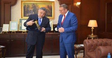محافظ البحر الأحمر يستقبل السفير التشيكى لبحث تنشيط السياحة
