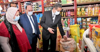 محافظ الغربية يفتتح معرض أهلا رمضان ببسيون لتوفير السلع الغذائية.. صور