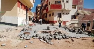 تطوير شوارع المناطق الشعبية بالغردقة بمبادرة "حياة كريمة".. صور