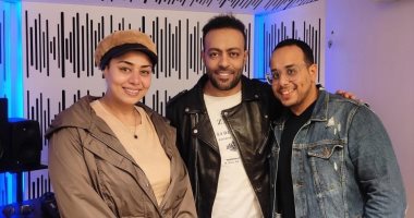 "نعيش مع بعض" تجمع تامر عاشور والشاعرة نور عبد الله