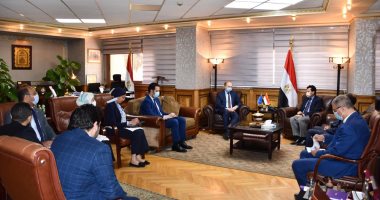 وزير الرياضة يستعرض المشروعات الشبابية خلال جلسة سفير الاتحاد الأوروبي بالقاهرة 