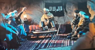 القاهرة كابول الحلقة 3.. البيعة لطارق لطفى بالخلافة ومنهج جديد للجماعة بعد تخلصه من معارضه بالقتل.. فتحى عبد الوهاب يعرض على زوجة أحمد رزق الظهور فى برنامجه.. وتفجير تنتهى به أحداث الحلقة