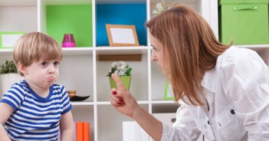 6 حيل تساعدك على تعليم أطفالك المسئولية.. اقبلى مساعدتهم وقسمى المهام