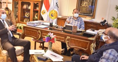 محافظ أسيوط يشدد على جاهزية المستشفيات وإجراءات مجابهة كورونا