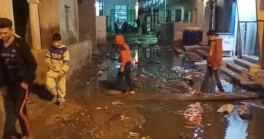 أهالى قرية برمبال بكفر الشيخ يشكون سوء الصرف الصحى.. ورئيس المدينة يرد
