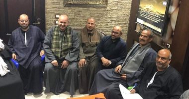 جلسة عرفية تنهى الخلاف بين عائلتين فى المحلة بالغربية.. صور